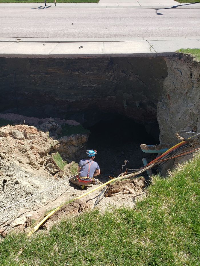 Incredible Photos From Inside Of The Giant Sinkhole In South Dakota Go