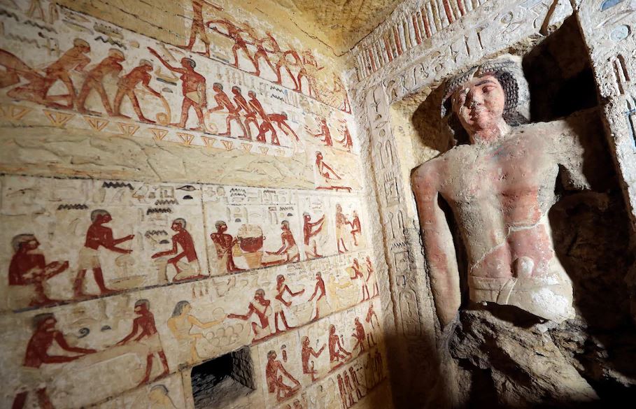 Colorful 4000 Year Old Tomb Discovered By Archaeologists In Saqqara Of Egypt Earth Wonders